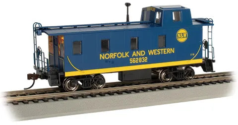 BACHMANN, STREAMLINED CABOOSE W/OFFSET CUPOLA, N/WESTERN #562832, HO Scale