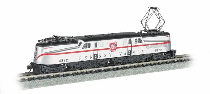 BACHMANN PRR #4872 GG-1 ELEC. LOCO SILVER W/RED STRIPE, DCC, N SCALE
