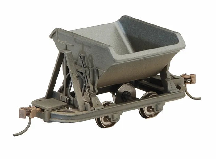 BACHMANN V-DUMP CARS (3 PER BOX). ON30 SCALE