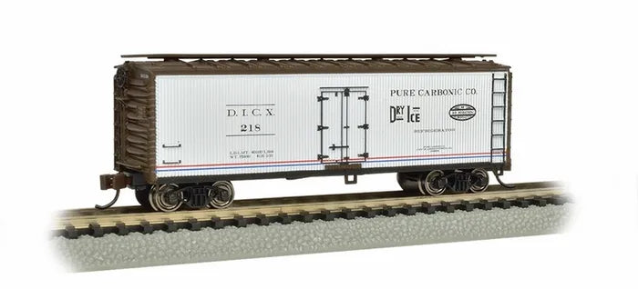 BACHMANN PURE CARBONIC CO #218 40FT WOODSIDE REEFER. N SCALE