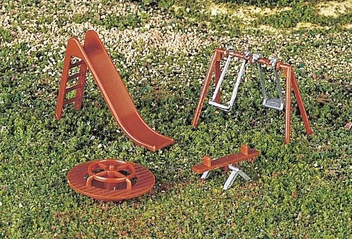 BACHMANN PLAYGROUND EQUIPMENT, (4 PCS),HO SCALE