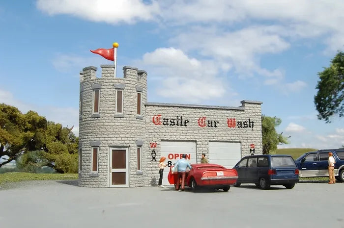 BACHMANN CASTLE CAR WASH BUILDING-ROADSIDE USA. HO SCALE