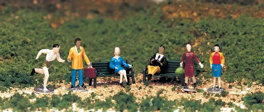 BACHMANN PEOPLE AT LEISURE, (6 PCS), HO SCALE