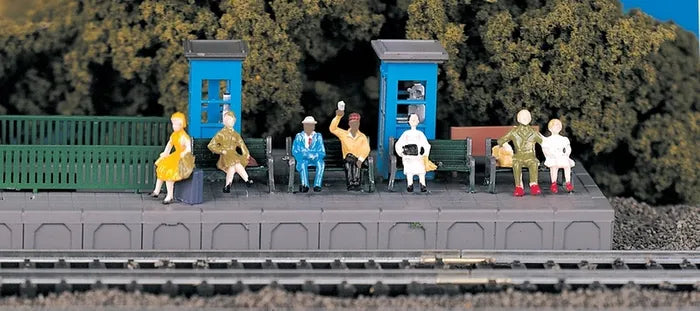 BACHMANN SITTING PASSENGERS, (7 PCS), HO SCALE