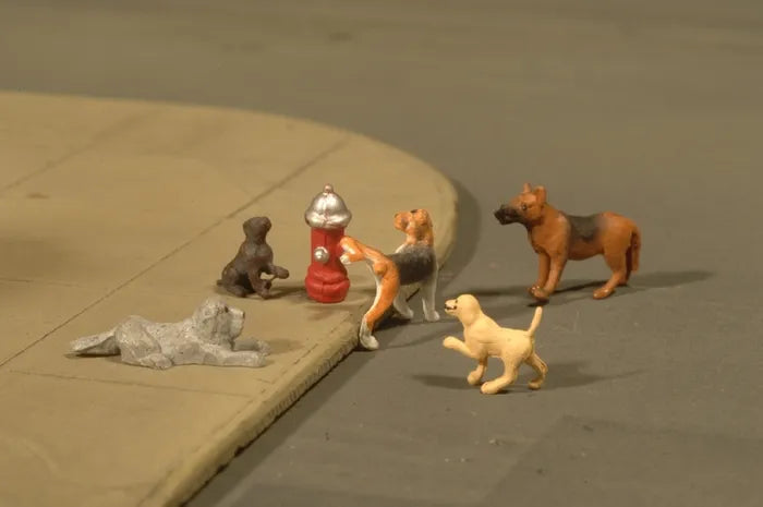 BACHMANN DOGS WITH FIRE HYDRANT, 6 FIGURES, O SCALE