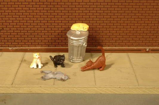 BACHMANN CATS WITH GARBAGE CAN, 6 FIGURES, O SCALE