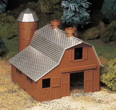 BACHMANN DAIRY BARN, O SCALE