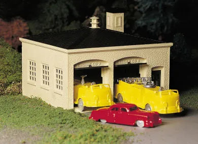 BACHMANN FIRE HOUSE W/PUMPER TRUCK, LADDER TRUCK+FIRE CHIEF CAR, O SCALE