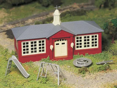 BACHMANN SCHOOL HOUSE W/PLAYGROUND EQUIPMENT, O SCALE